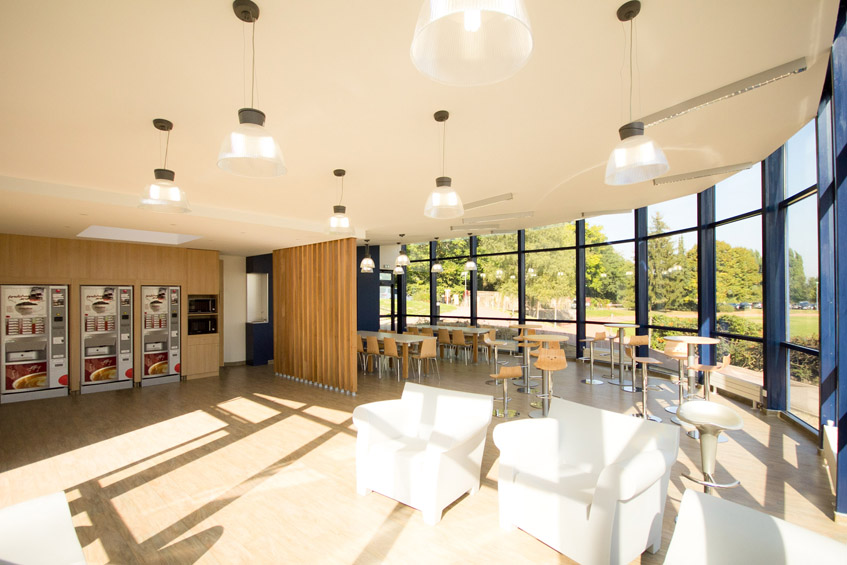 Cazenove Architecte Centre Danielou Cafeteria 008