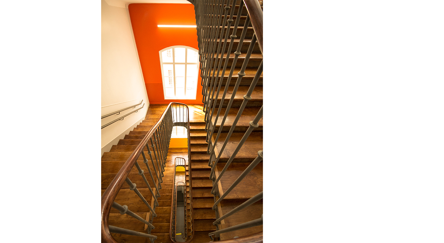 Cazenove Architecte Ecole La Rochefoucauld Rue Cler Circulation Escalier Couleur Paris 7 006